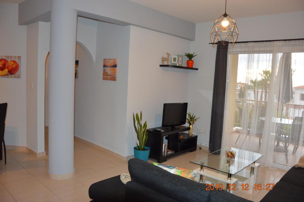 Luxury Apartment 파포스 외부 사진