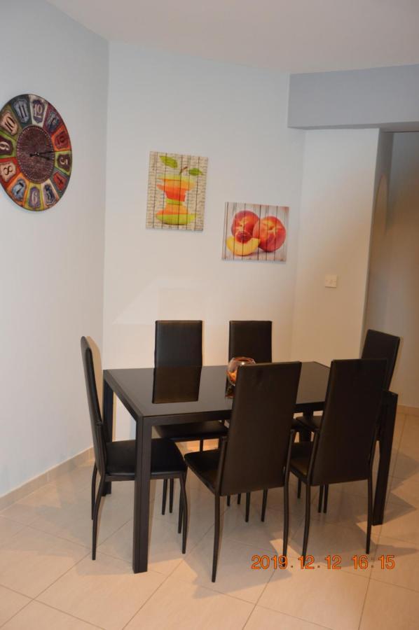 Luxury Apartment 파포스 외부 사진