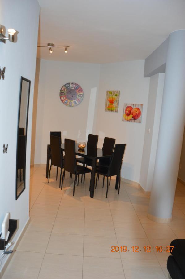 Luxury Apartment 파포스 외부 사진